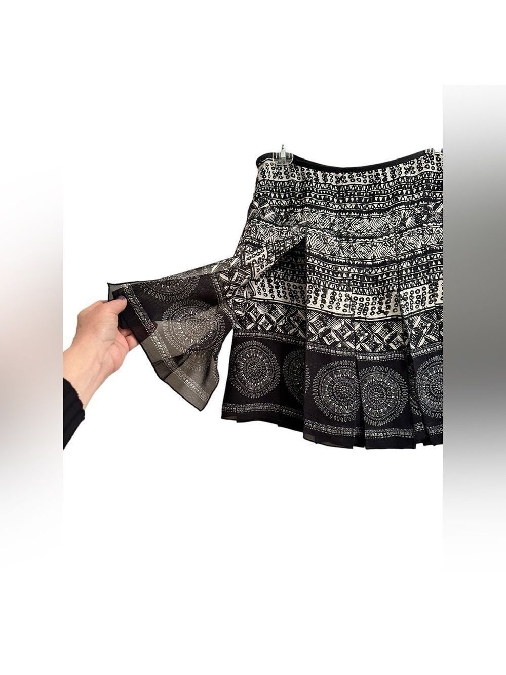 White House Black Market Silk Flounce Skirt & Sheer Panels Sz 4 Above Knee Lined